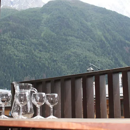 Mummery 1 - Walk To Piste Apartment *