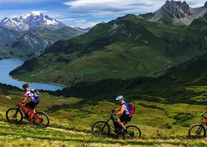 Mummery 1 - Walk To Piste Chamonix