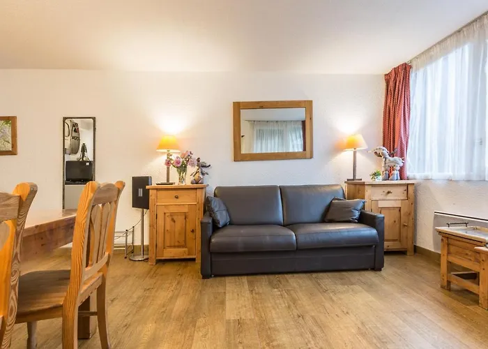 Mummery 1 - Walk To Piste