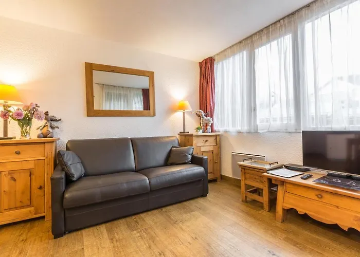 Mummery 1 - Walk To Piste *