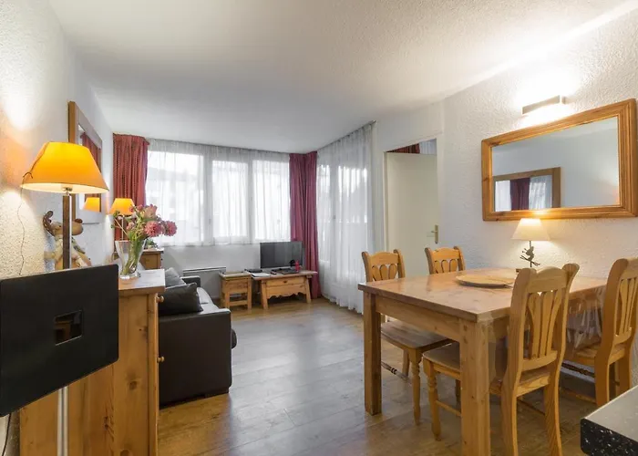 Mummery 1 - Walk To Piste Шамоні